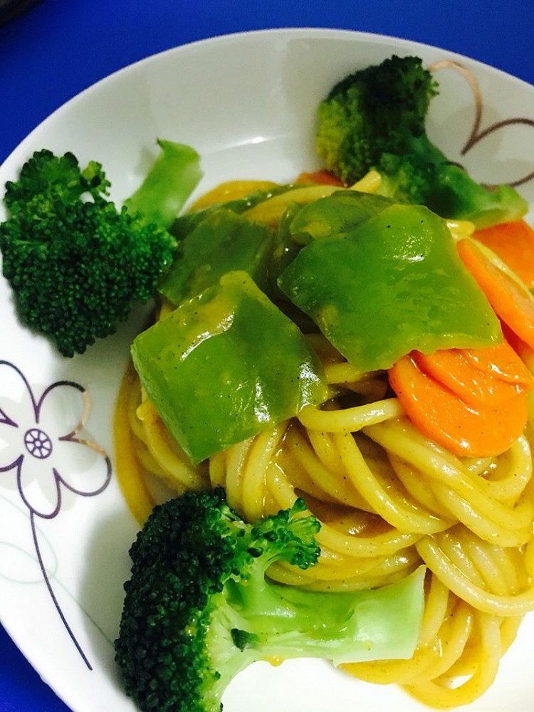 一小团咖喱意面的做法