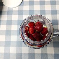 草莓酸奶慕斯饮 #百变水果花样吃#的做法图解3