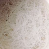 蒜蓉粉丝蒸扇贝的做法图解2