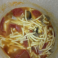 #美味开学季#鸡针菇西红柿汤的做法图解7