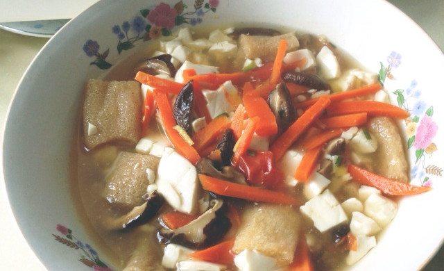 香菇竹荪豆腐汤