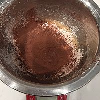 巧克力芋泥卷的做法图解2