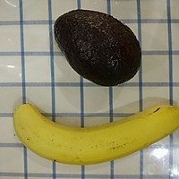 6+辅食——香蕉牛油果泥的做法图解1