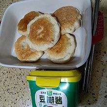 #葱伴侣豆瓣酱能蘸善炒#香脆豆瓣酱葱油饼