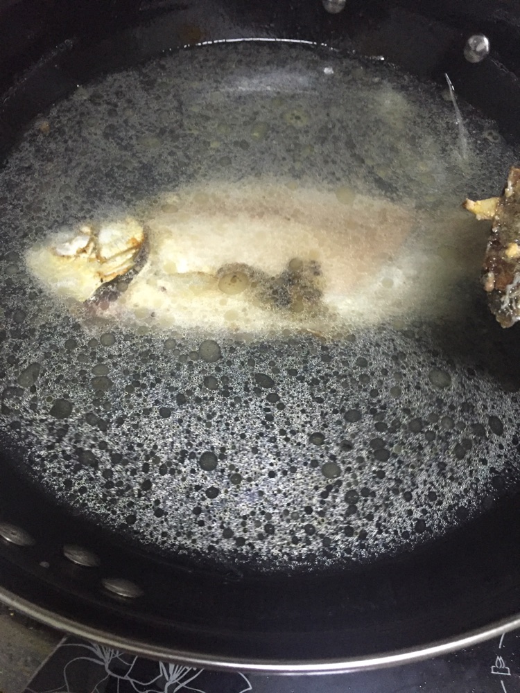 入味萝卜鲫鱼汤的做法图解5
