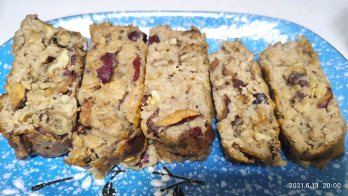 网红 红枣核桃燕麦蛋糕