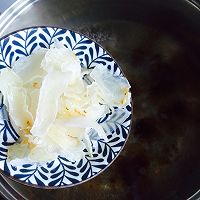 桃胶雪梨百合枸杞糖水#做道好菜，自我宠爱！#的做法图解7