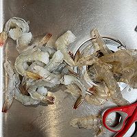 黄金虾仁豆腐煲的做法图解2