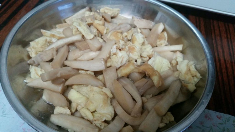 杏鲍菇炒蛋的做法