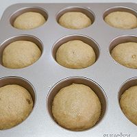 不用揉面就能做出松软的全麦面包的做法图解12