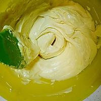 香草蛋黄奶油霜的做法图解4
