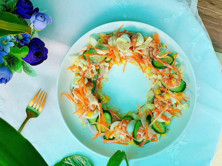 低脂又营养丰富的虾仁杂蔬沙拉的做法