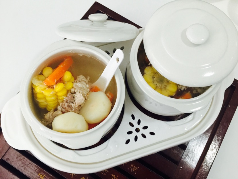 山鸡马蹄玉米炖汤的做法图解3