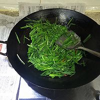 韭菜炒南瓜丝的做法图解5