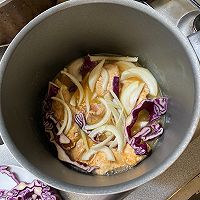 低脂午餐——鸡胸肉炒紫甘蓝的做法图解4