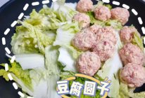 豆腐煮圆子的做法