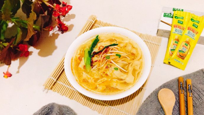 鸡汁热汤面