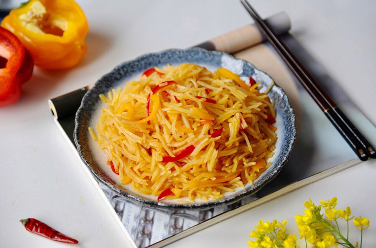 彩椒土豆丝的做法