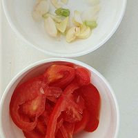 西红柿烩菜花的做法图解1