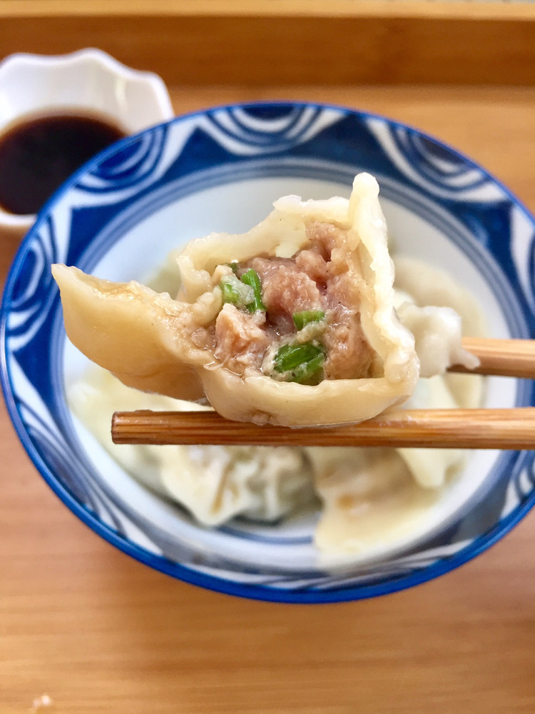 芹菜猪肉饺子～的做法