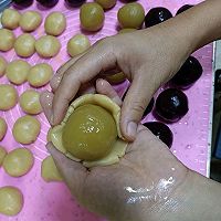 广式莲蓉蛋黄月饼的做法图解14