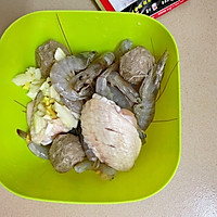 #仙女们的私藏鲜法大PK#烤盐焗鸡翅、虾、牛筋丸（烤箱版）的做法图解4