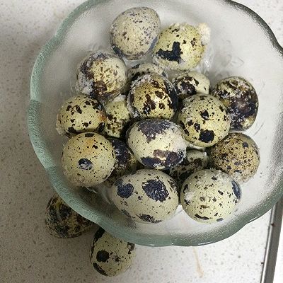 盐焗鹌鹑蛋