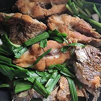 潮州青蒜焖鱼的做法图解3