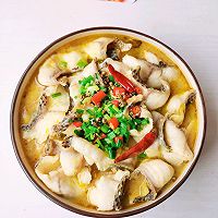 酸菜爽口，鱼肉鲜嫩，汤汁浓醇的金汤酸菜鱼的做法图解9