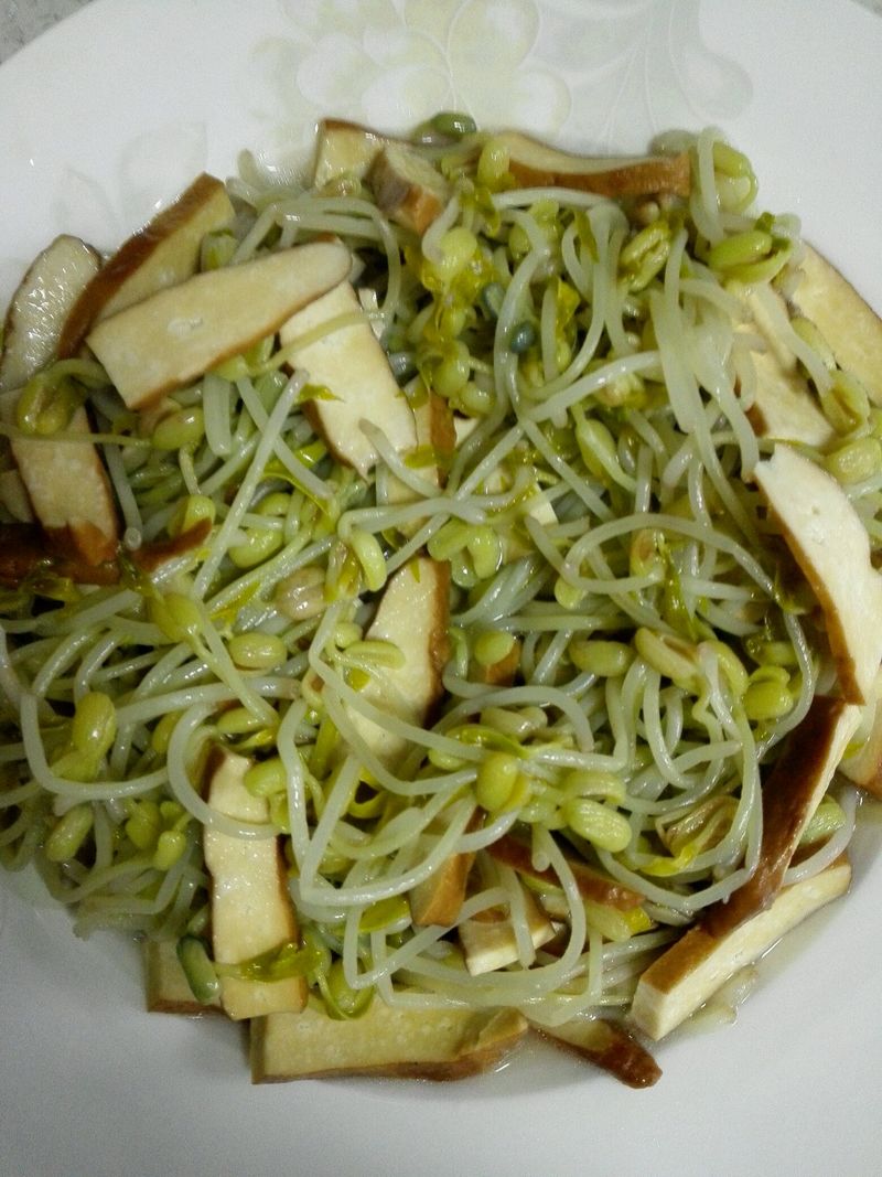Spontaneous green bean sprout