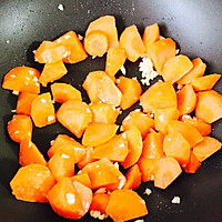 土豆胡萝卜玉米养生汤的做法图解5
