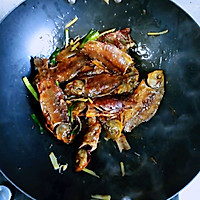 香酥糖醋小鲫鱼的做法图解8