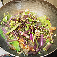 #开启冬日滋补新吃法#红菜苔炒熏腊肉的做法图解8