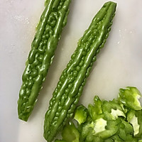 #多力金牌大厨带回家#豉汁凉瓜炒牛肉的做法图解2