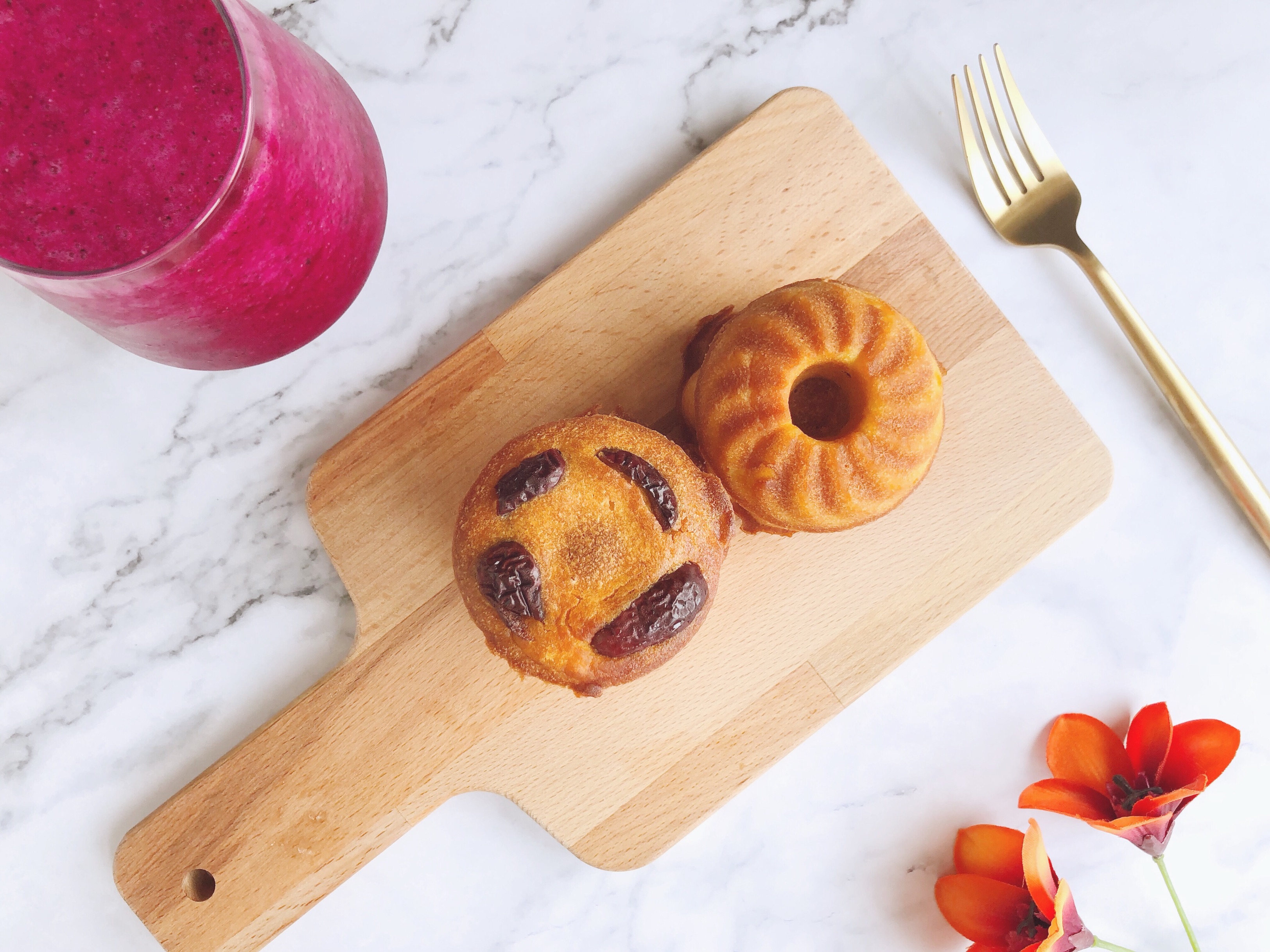 Pumpkin pound cake with dates