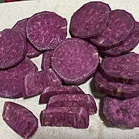 芝麻紫薯条的做法图解1