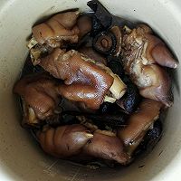 电饭锅酱猪蹄的做法图解4