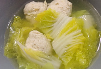 鸡肉丸子娃娃菜汤的做法