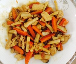 蚝油杏鲍菇鸡胸肉胡萝卜的做法