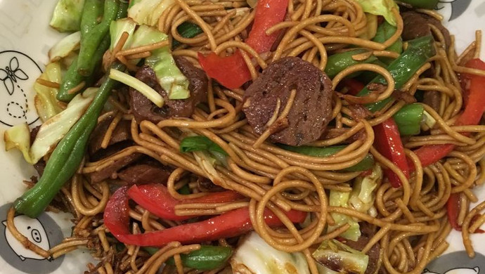 牛肉丸什锦炒面