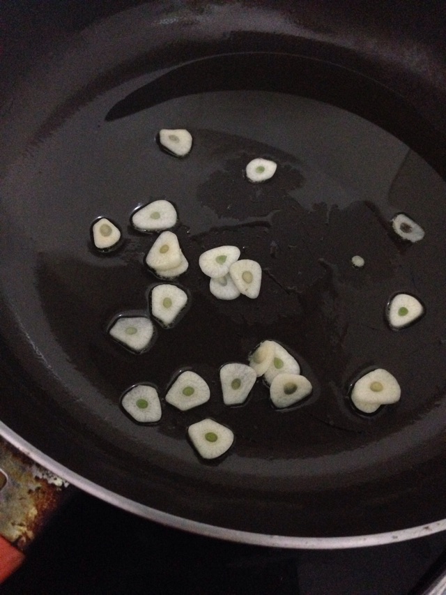 番茄金枪鱼芝士焗饭的做法图解2