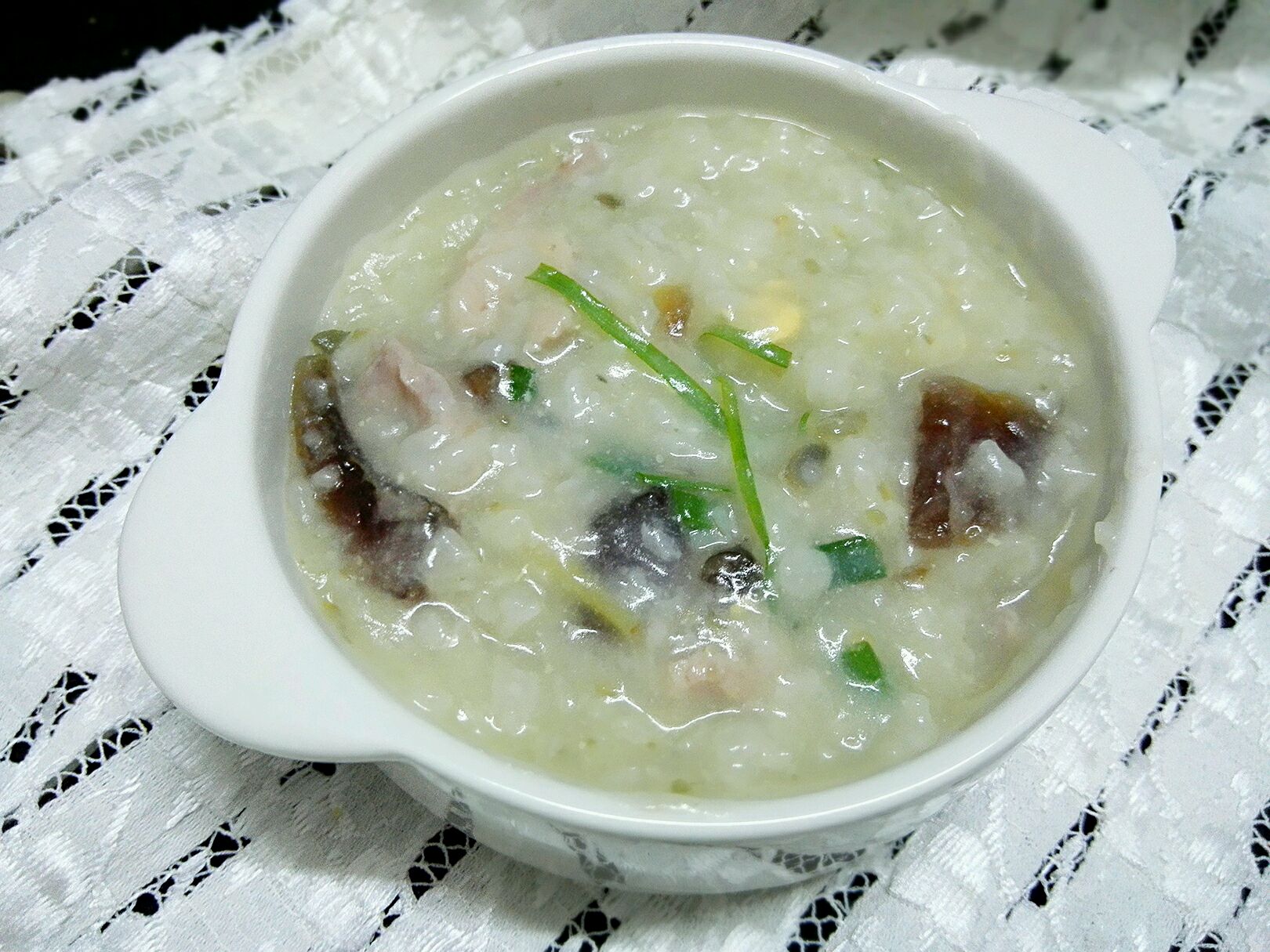 Congee with preserved egg and lean meat (Guangzhou)