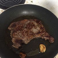 Ribeye steak 肋眼牛排 多汁 外加简易黑胡椒汁的做法图解6