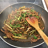 穿牛仔裤不方便吃的野山椒牛肉丝的做法图解10