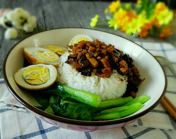 家常卤肉饭