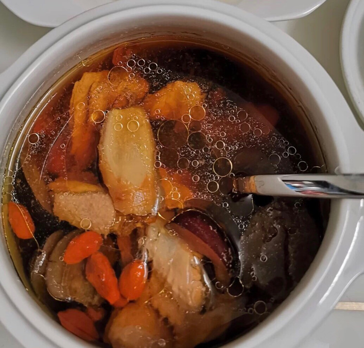 红参炖瘦肉的做法