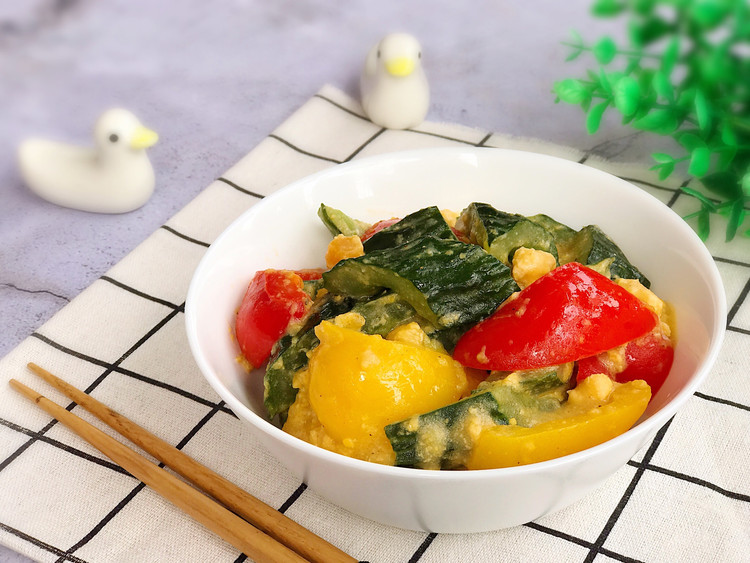 素食主义 咸蛋黄炒黄瓜的做法