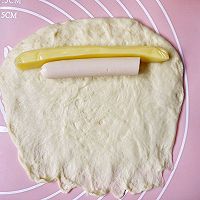 #带着零食去旅行！#芝士火腿肠面包的做法图解9