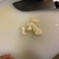 秋刀鱼炒意面的做法图解2