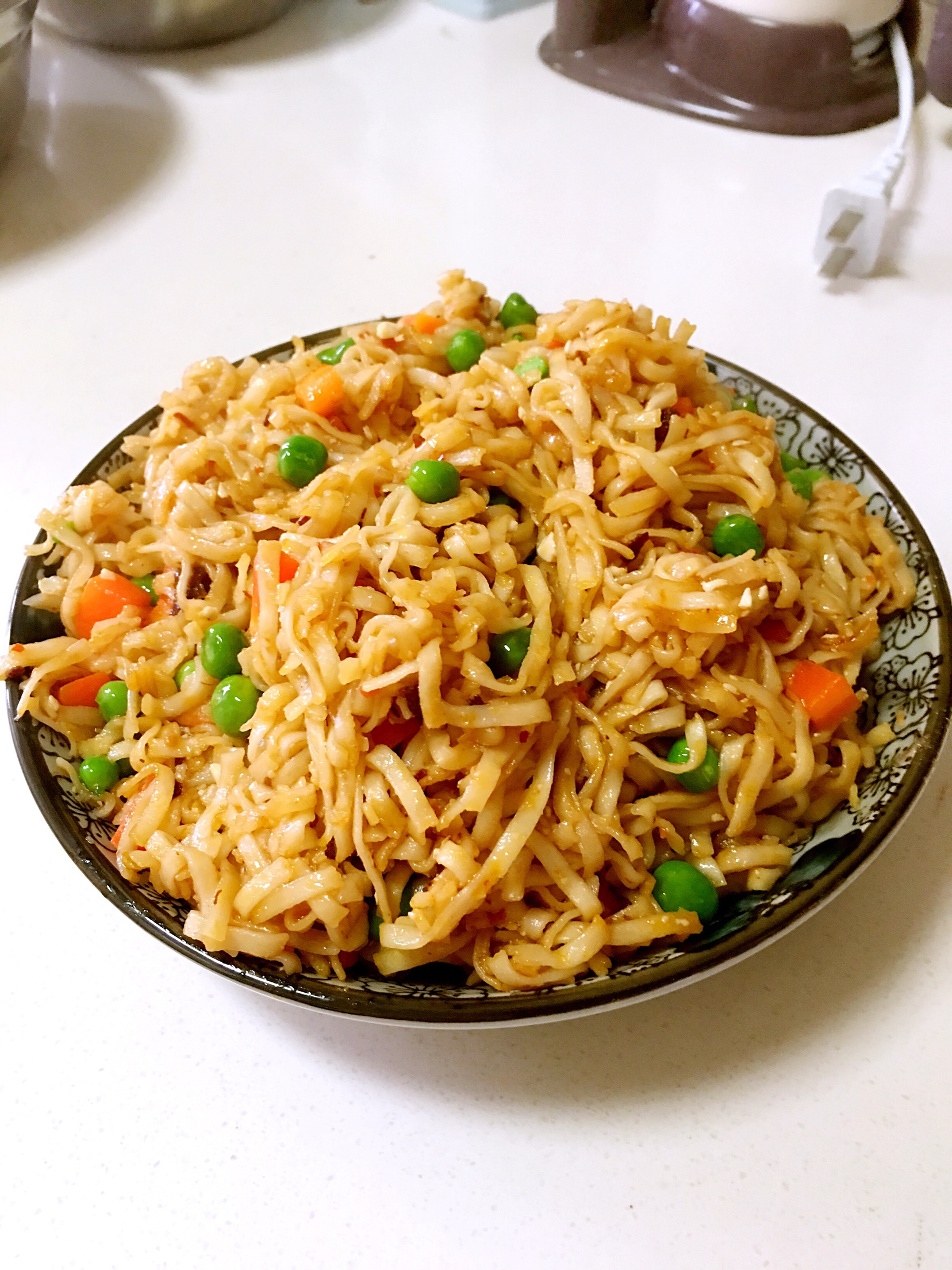 Fried noodles with mother's beef sauce